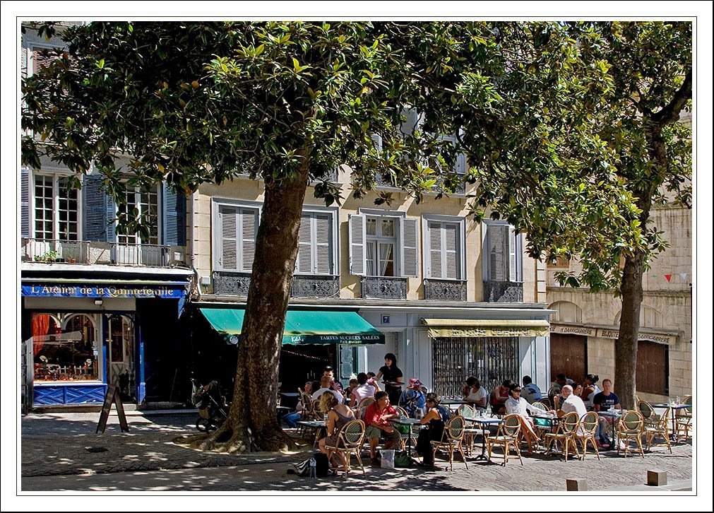 Bayonne, Place Pasteur by magicfritz