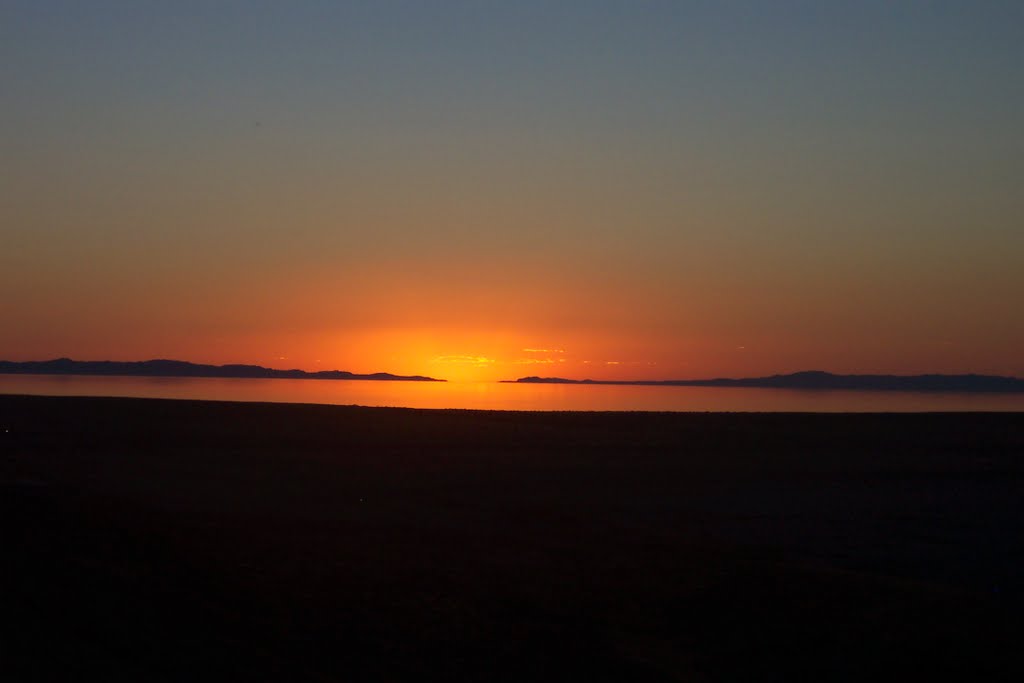 Great Salt Lake Sunset by runt35