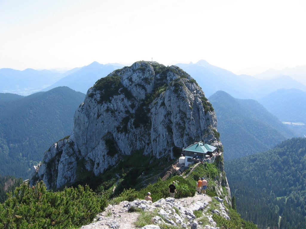 Tegernseer Hütte am Roßstein by JürWin