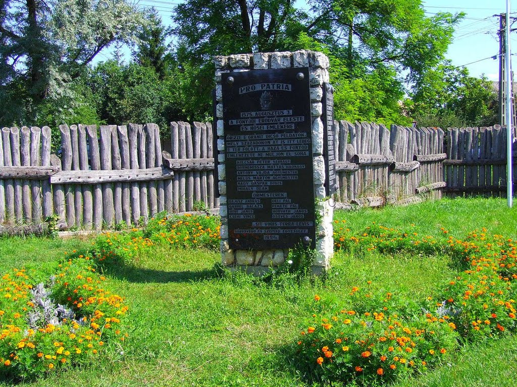 Az 1575. évi erődvár ostrom védőinek hősi emlékműve by Wrecker-Wrecker