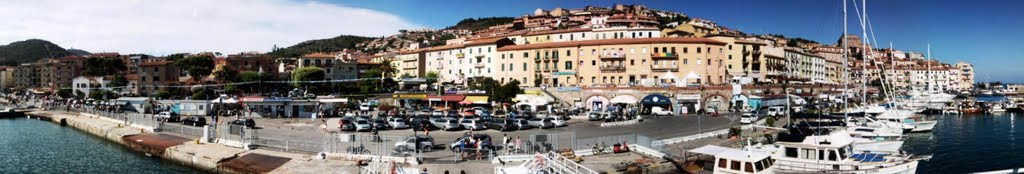 Imbarco per le Isole - Porto S. Stefano - by renzfal