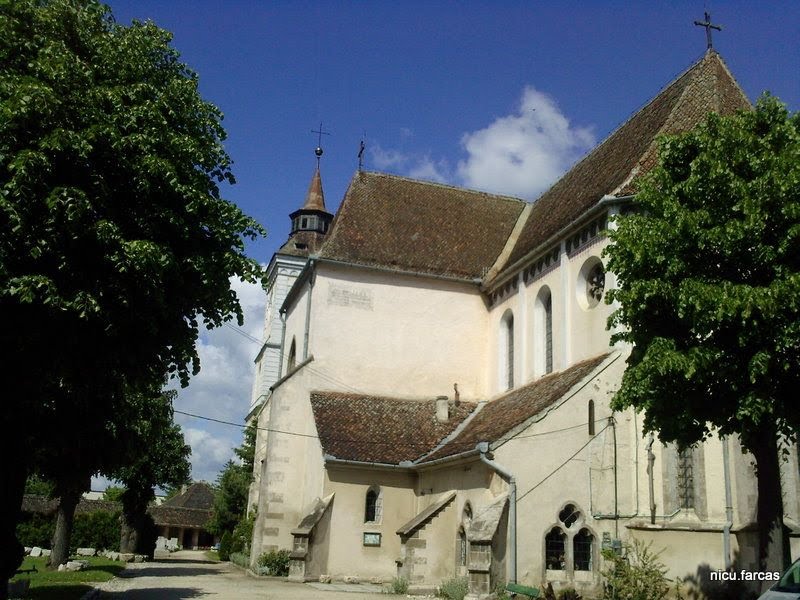 Biserica Sfântul Bartolomeu din Brașov (construcţie secolul al XIII-lea) by nicu.farcas