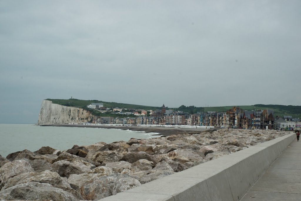 Mers-les-Bains - Esplanade des Congés Payés - View NE by txllxt