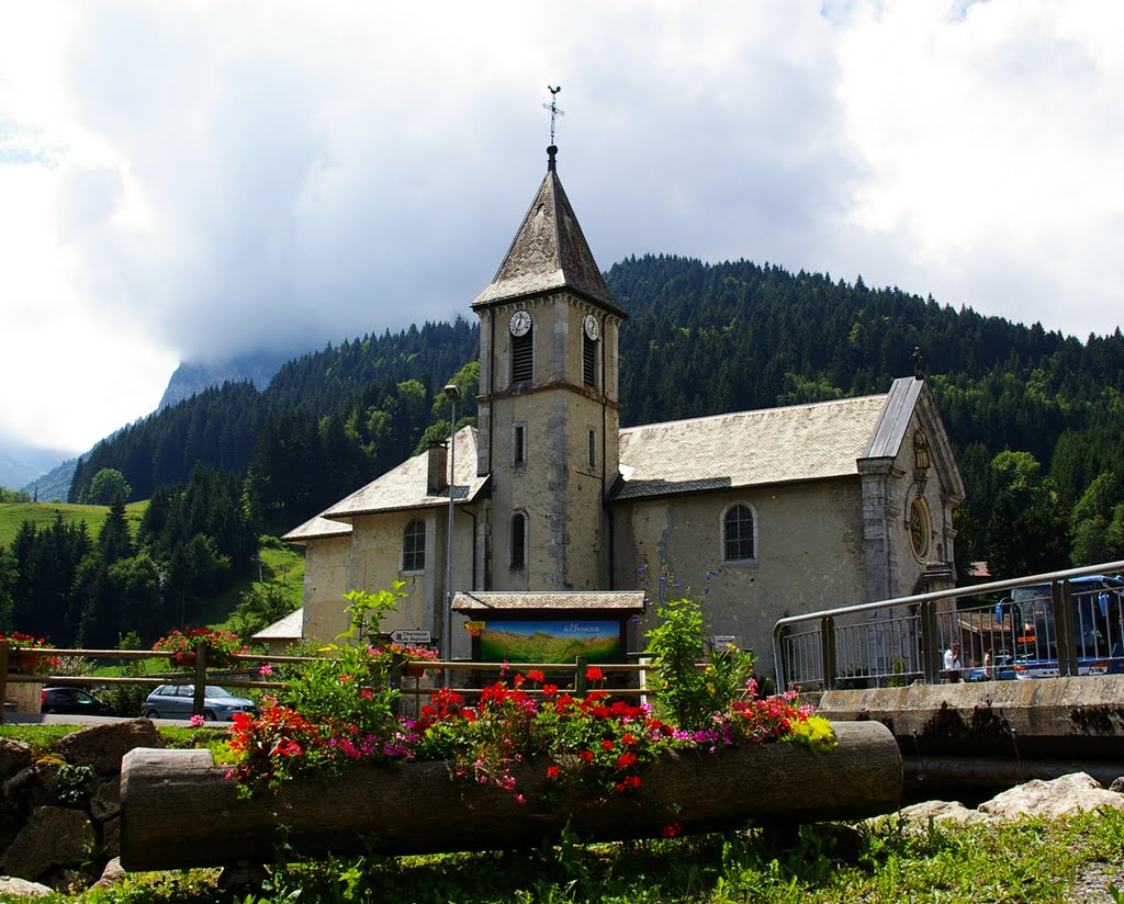 Iglesia de Le Reposoir by Jose J. Barceló