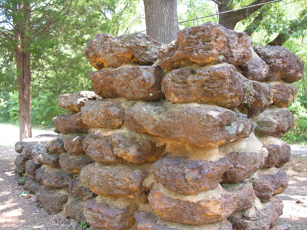 Stonework at Greens Park east entry by smoobooty