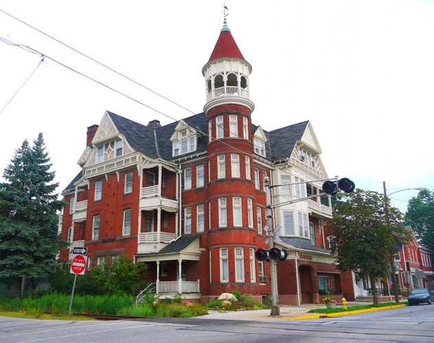 Queen Anne Revival Pile (Former Rail Road Hotel), Spring Grove, Pennsylvania by curatorofshit