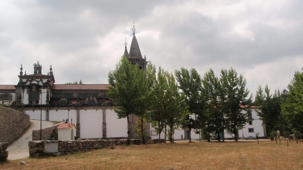 Mosteiro de Pombeiro by Elcorty