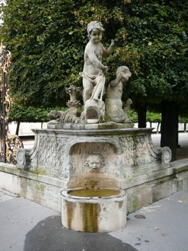 Fontaine aux alentours de la Place Stanislas (1) by zagreus