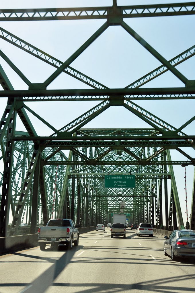 I-5 Drawbridge over Columbia River, WA-OR by stejfan