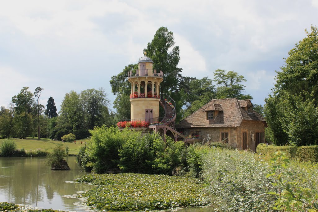 Le hameau de la reine marie-antoinette by gontrandbayard@sfr.fr