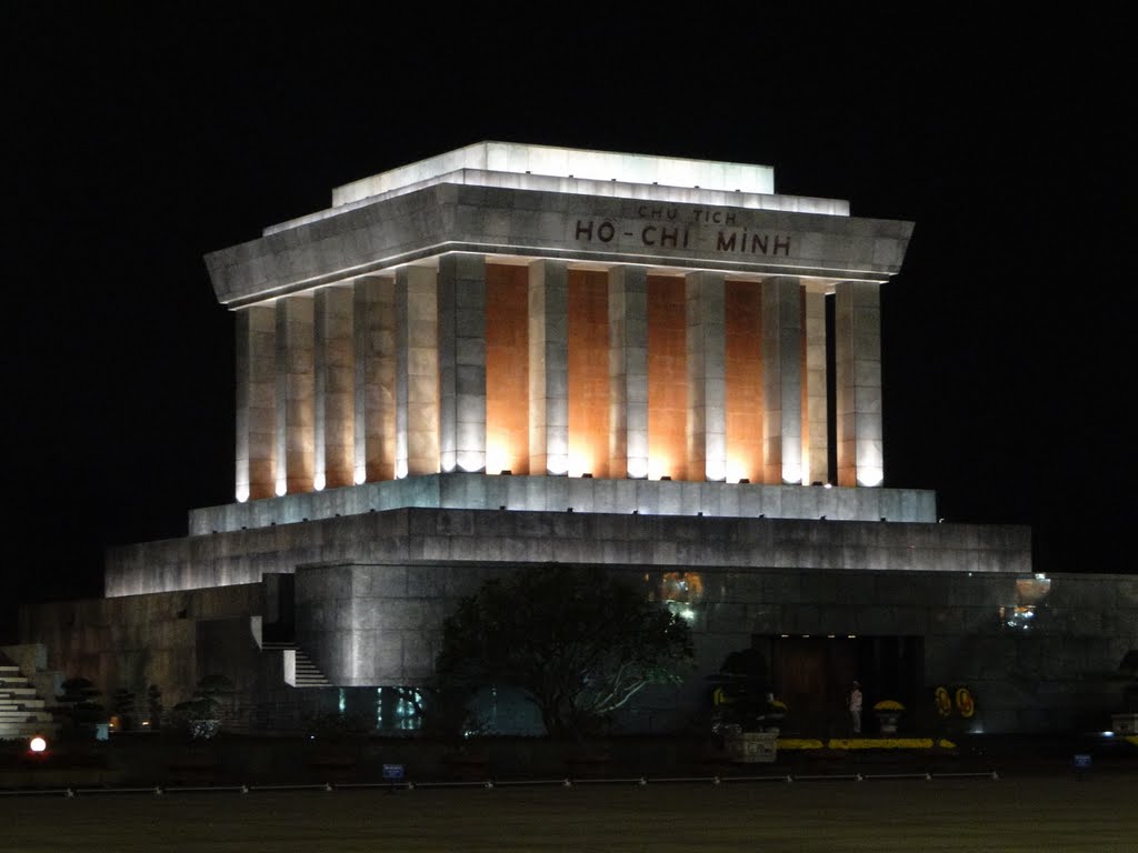 Lăng chủ tịch Hồ Chí Minh by Ngọc Viên