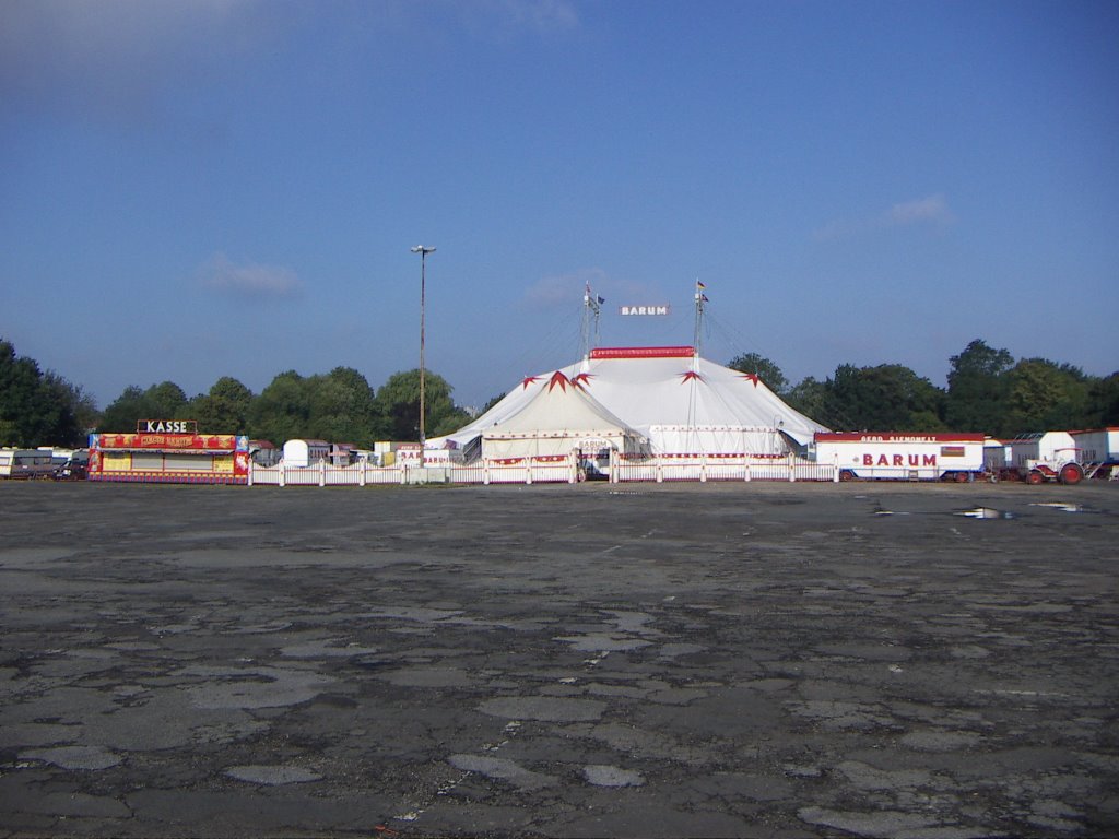 Zirkus Barum auf dem Wilhelm-Kaisen-Platz (2007) by Robert-68