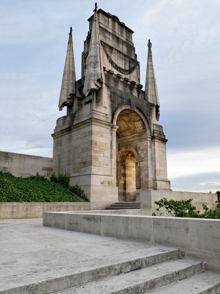 Etaples Military Cemetery by welshio