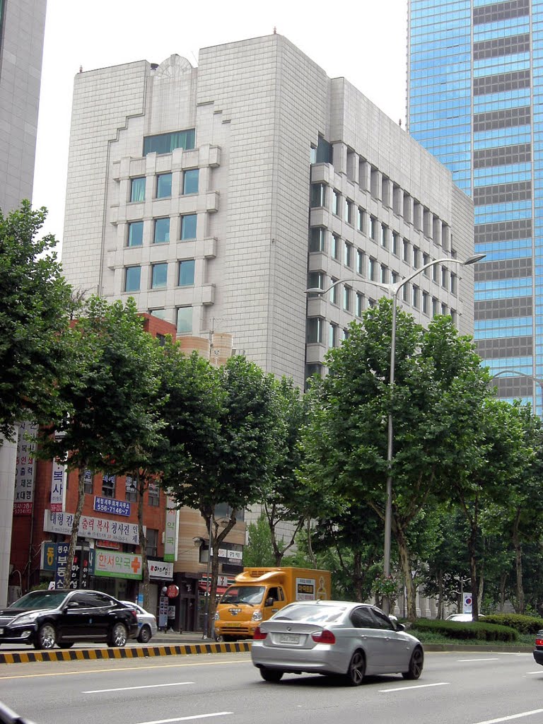 Bank of Korea Kangnam Building (한국은행강남빌딩) by densha