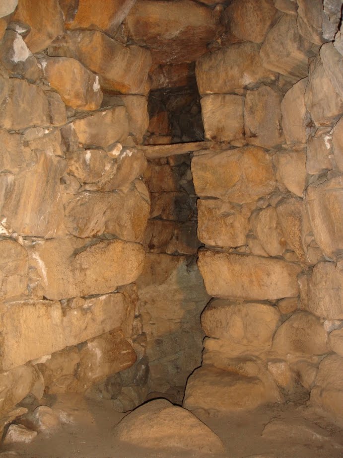 Nuraghe "Albucciu"Arzachena. Locale interno del nuraghe by Marcello...