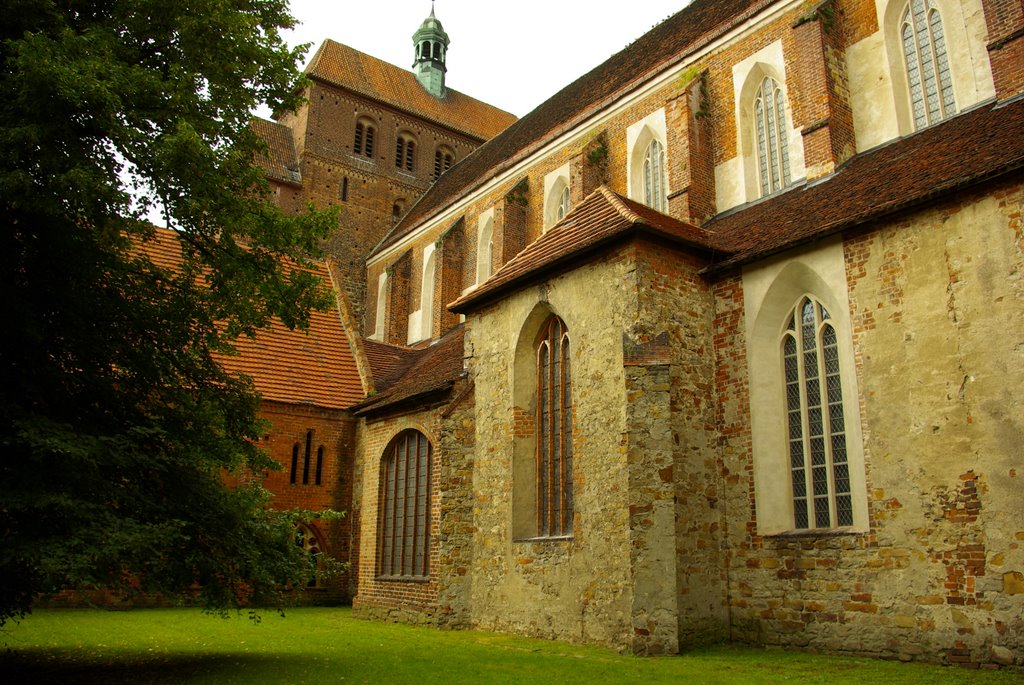 Havelberger Dom Innenhof by Mariobal