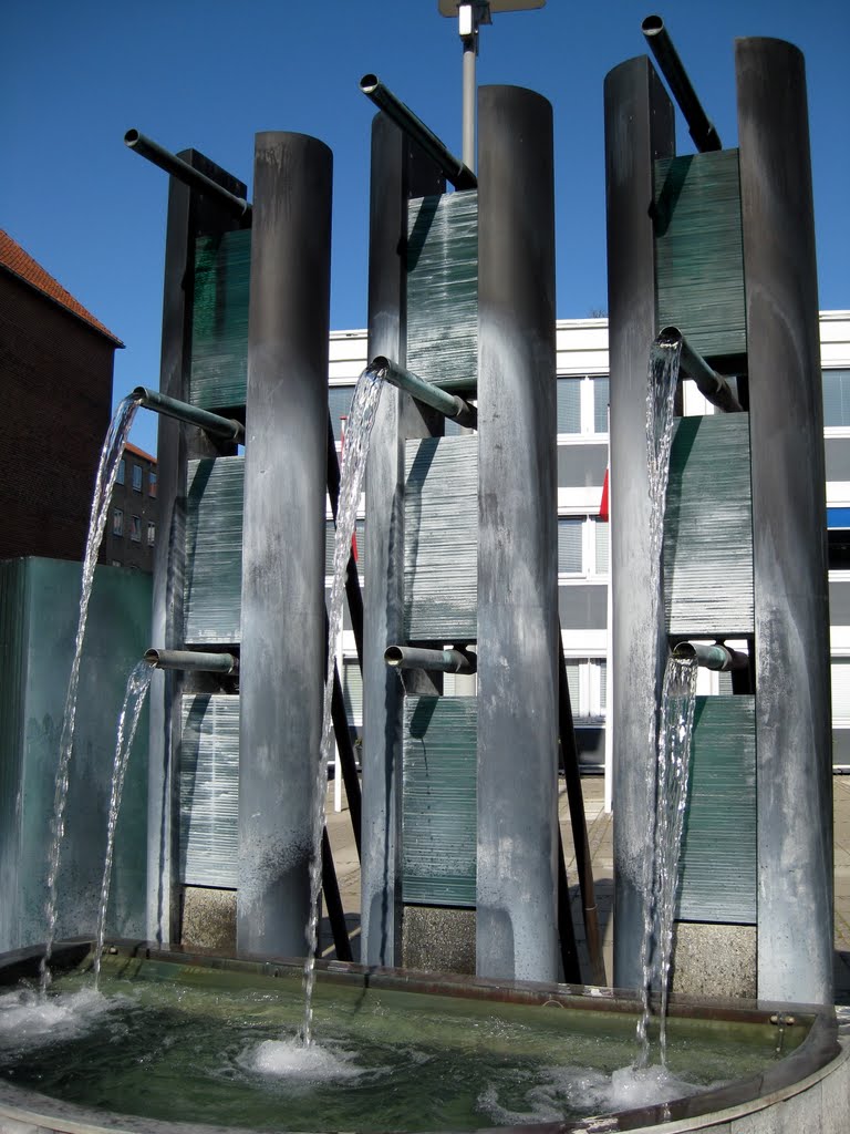 Aalborg Kongres and Kulture Center Fountain by kikkiak