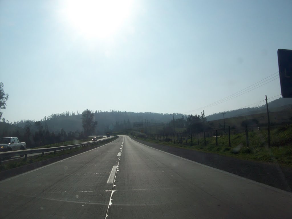 Autopista del Sol. Melipilla Santiago by Ignacio Paredes