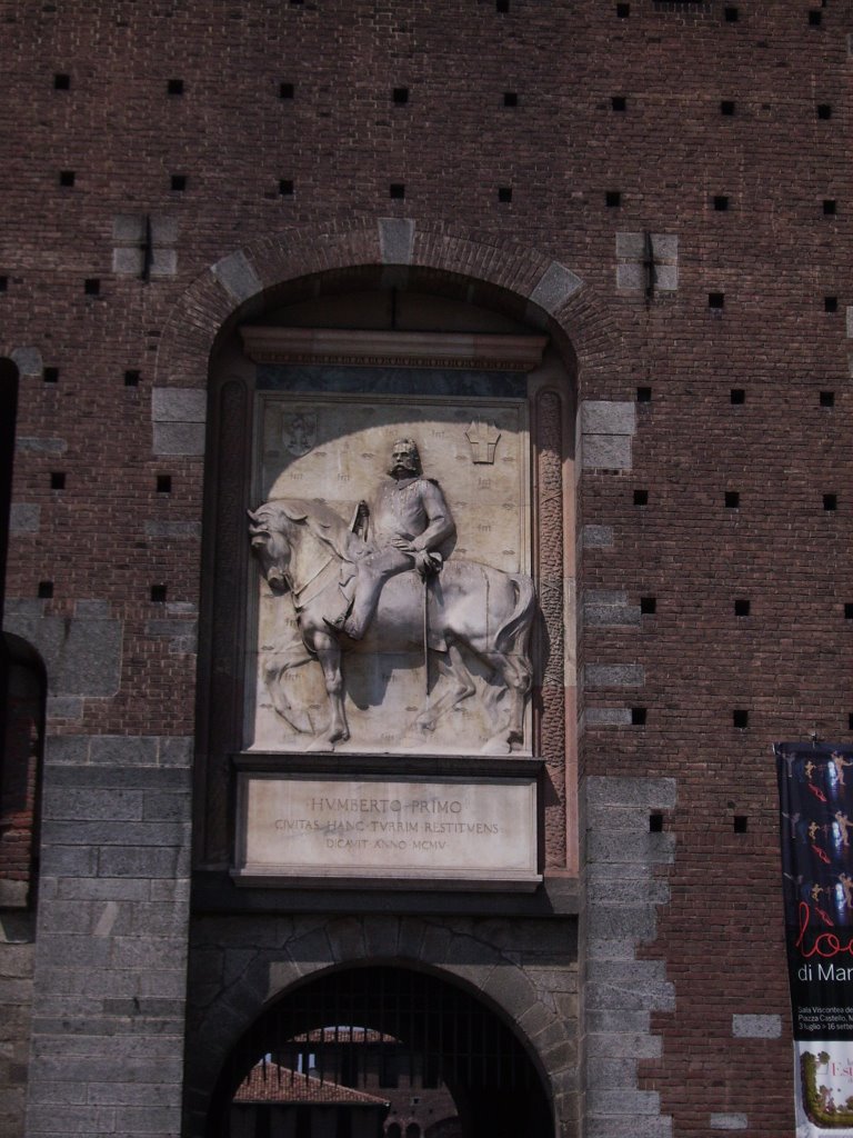 Relief at Castello Sforzesco, Milano by BabsS