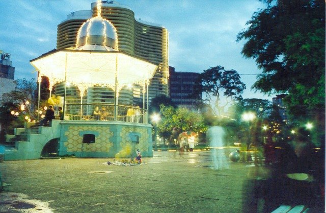 Praça no natal by Thiago Ventura