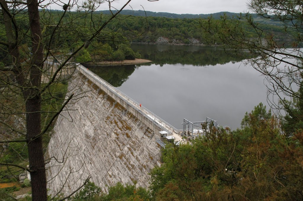 Barrage de Guerlédan by ouatom56