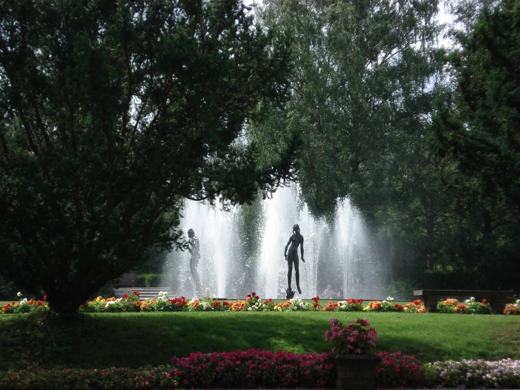 Sculpture fountain by Lonnhag