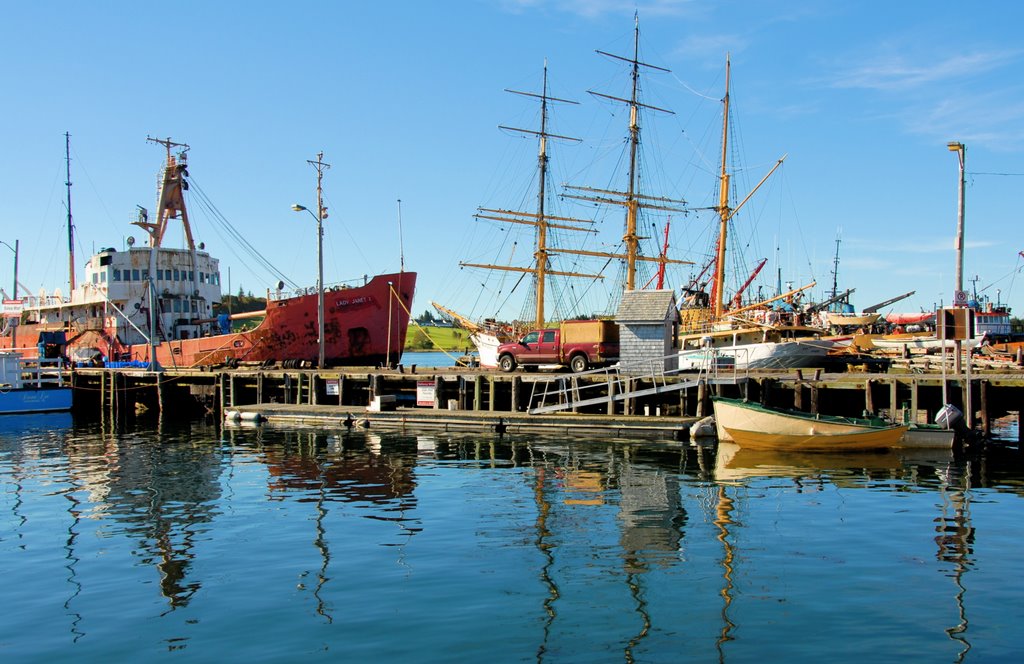 Lunenburg UNESCO by paul toman