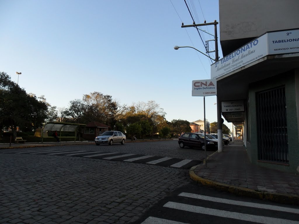 Rua Pinheiro Machado e Praça Central - Santiago, RS by gabriel mc14