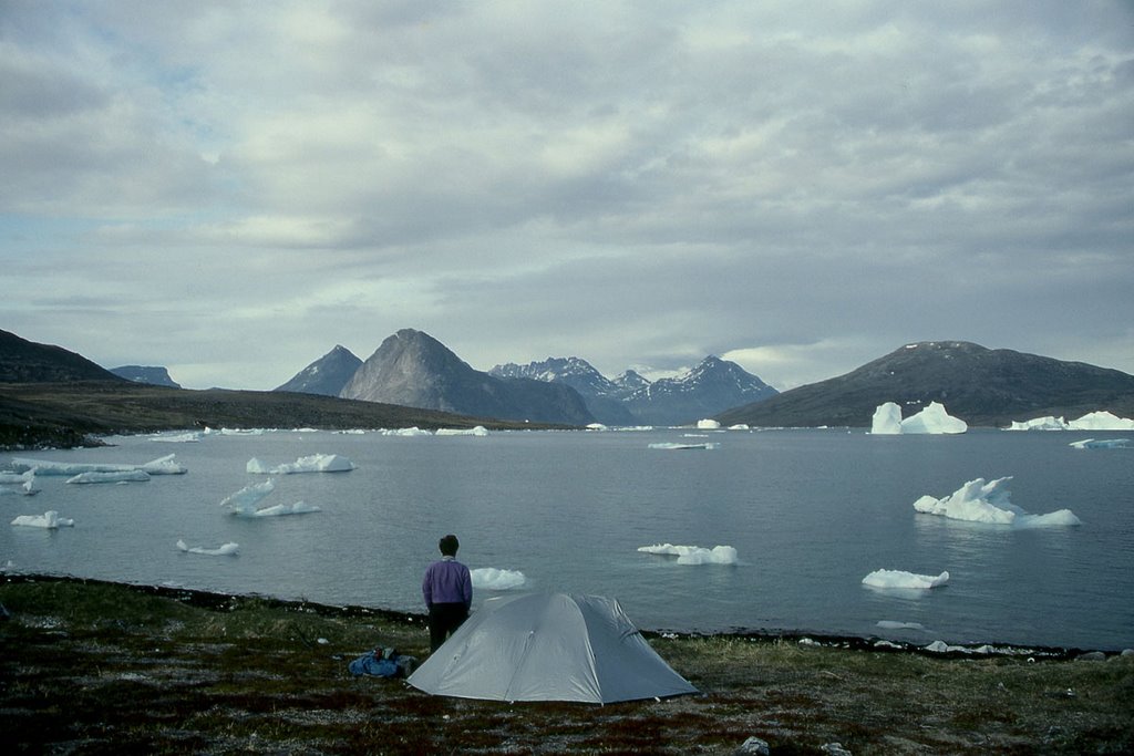 Camp near Qaqortoq by Philippe Stoop