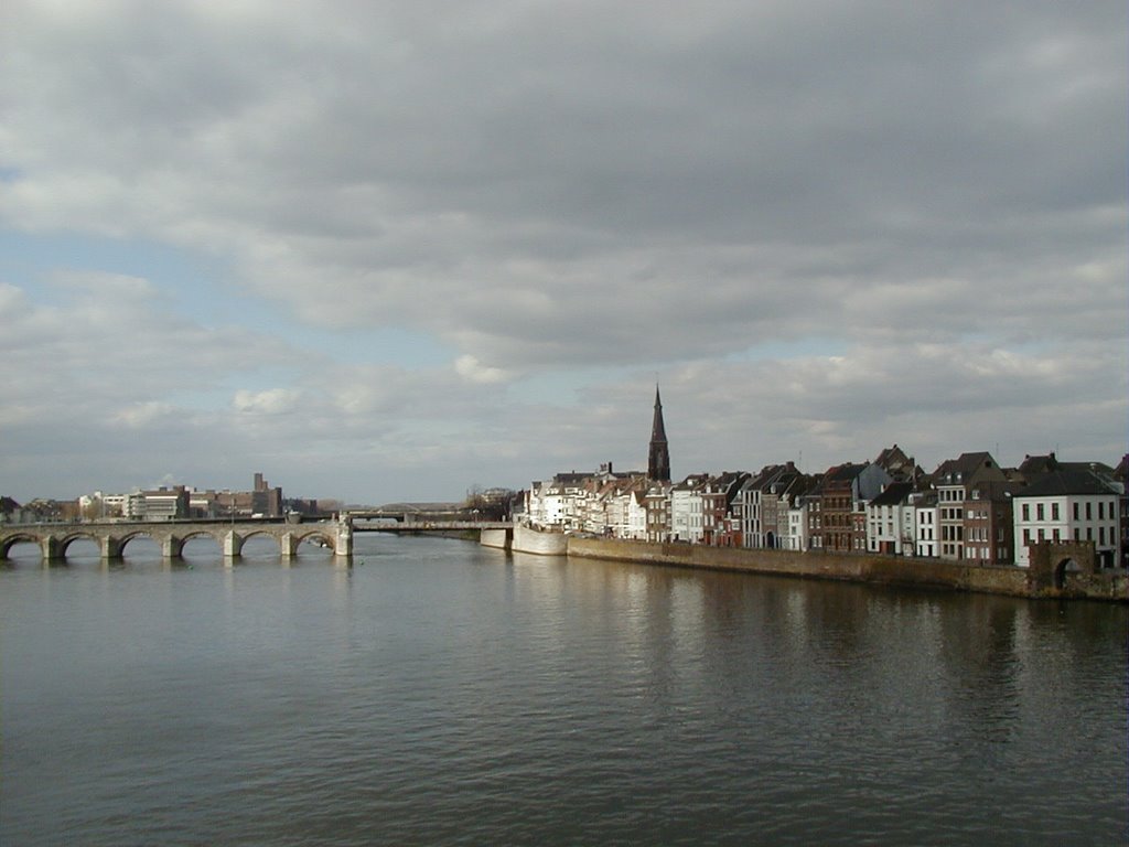 Maastricht by Nikos Dempelis