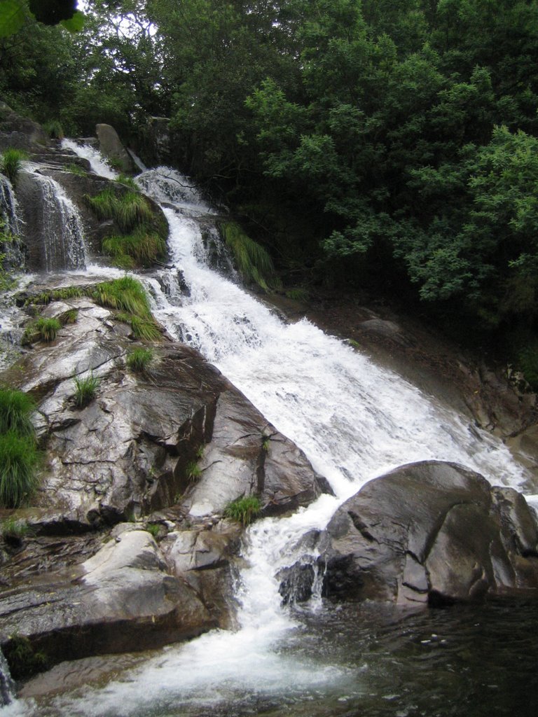 Cascada en San Xusto de Toxosoutos (1) by jifagu