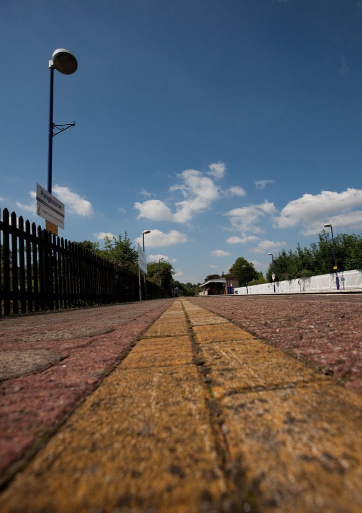 Pangbourne Station by loveland1999