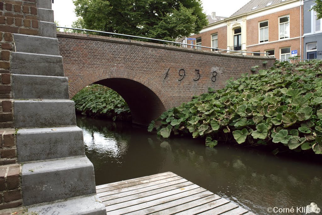 Brug over De Dieze in Den Bosch by Corné Klijs