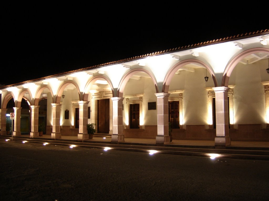 Casa de la constitución (de noche) by Jose Corona