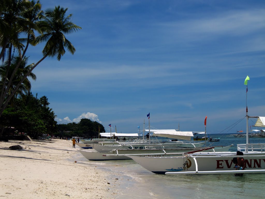 Alona Beach, Panglao Island by peter kock