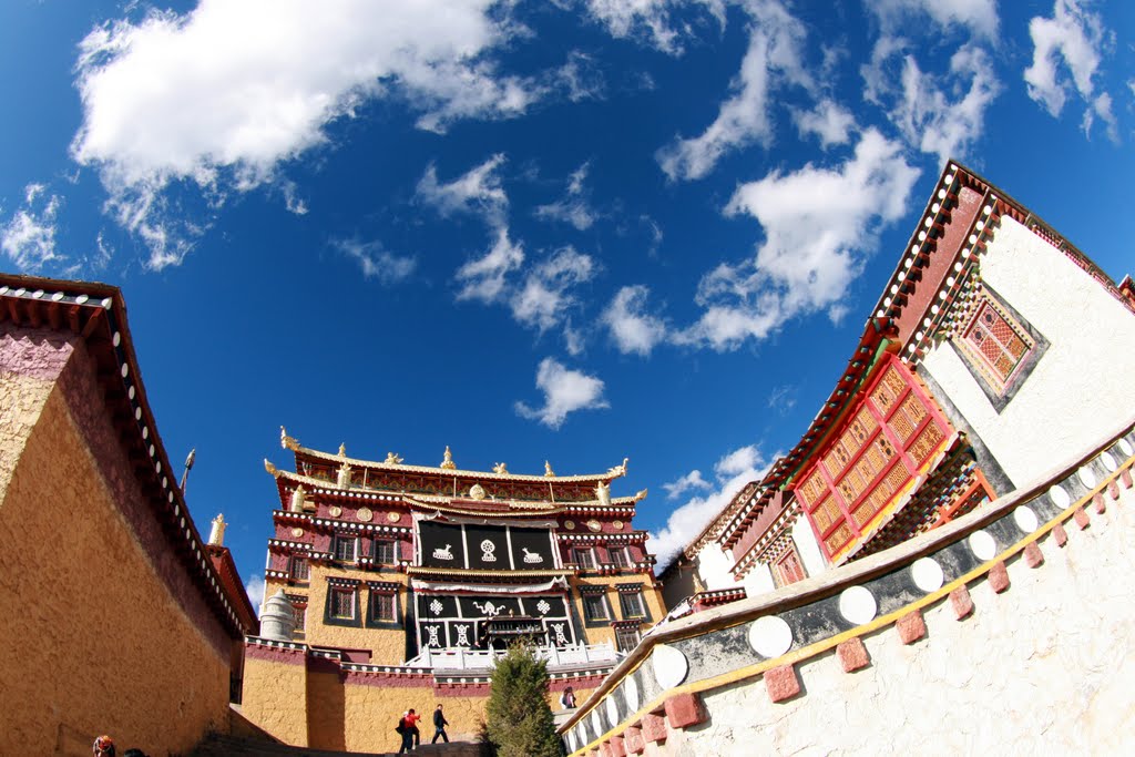 Shangri-la, Templo Tibetano, China by pilar lopez (zarza)