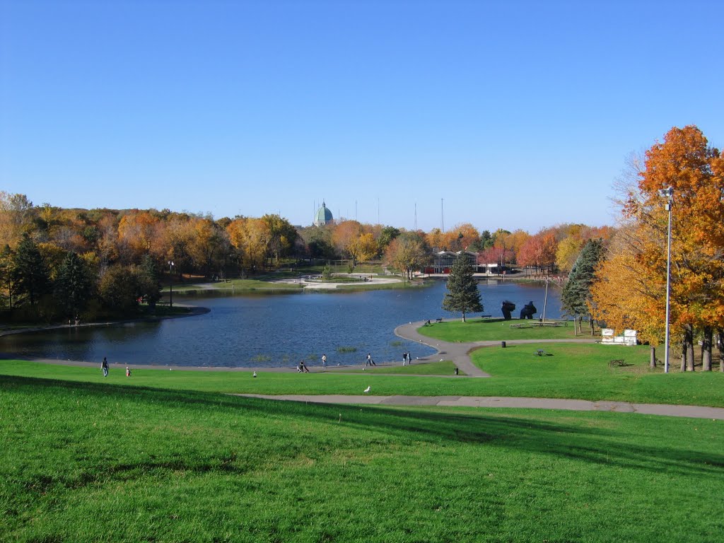 Beaver lake (Montréal , Quebec, CANADA) by phamhoanghai