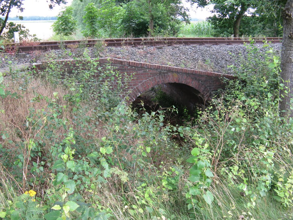 Gewölbter Durchlass von 1906 über den Glaßdorfer Graben by 1242U