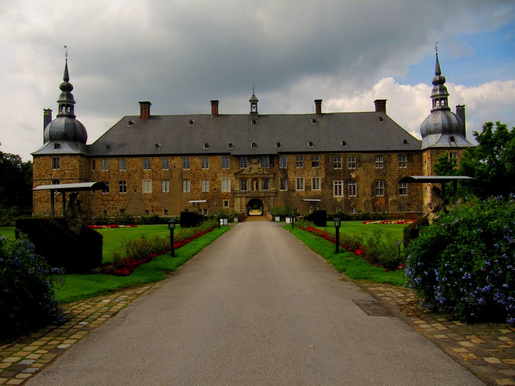 Schloss Lembeck by Christian Laurer