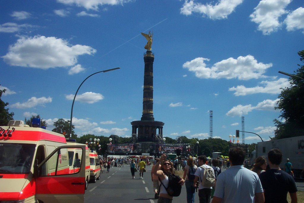 Berlin Siegessäule Loveparade 2006 by Achter Rudolf