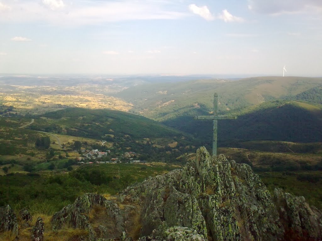 Pueblo de Rosales, desde el Cueto -- Región Leonesa by Barbadillo