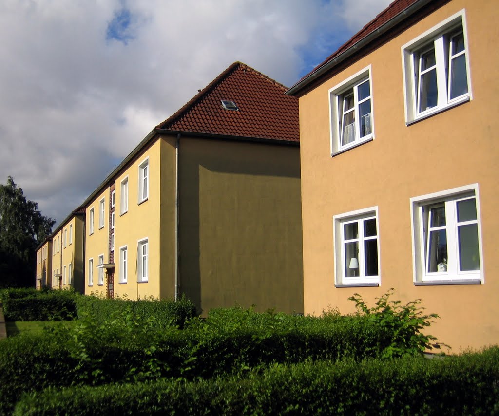 1930ies housing: 4 of altogether 11 similar blocks at Fruerlunder Straße by olle mulle