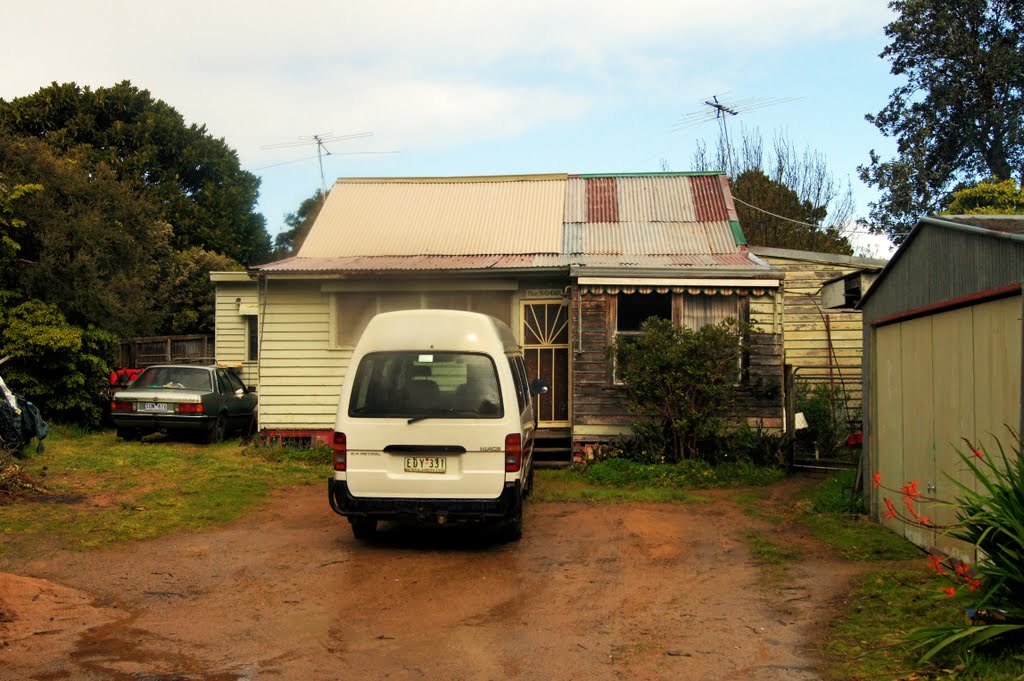 Hansens Lane Beach House Precinct (2010). Originally characterised by small timber-framed and sheet clad weekenders [c.1910], extensive redevelopment is now occurring by Muzza from McCrae