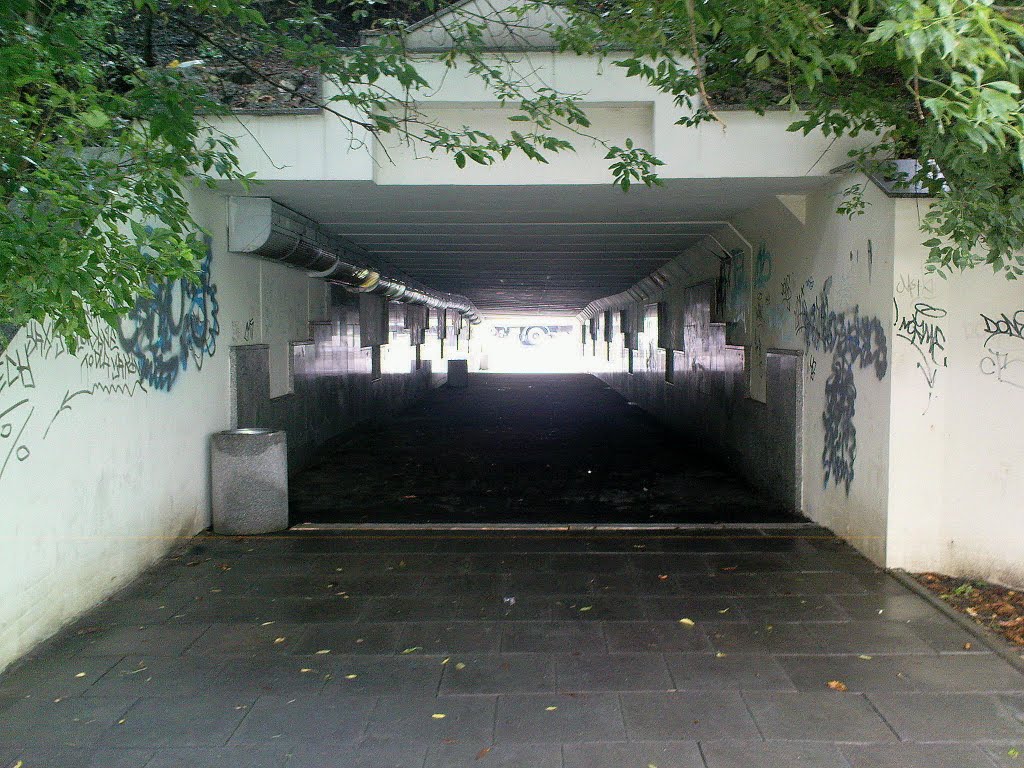 Kraków - Wielicka street, a pedestrian crossing under the railway viaduct by wuhazet