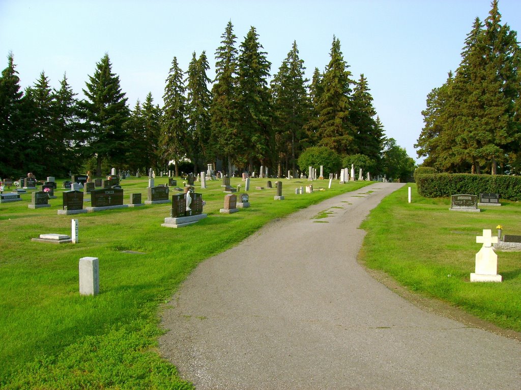 St. Albert Catholic Cemetery by bobinedmonton