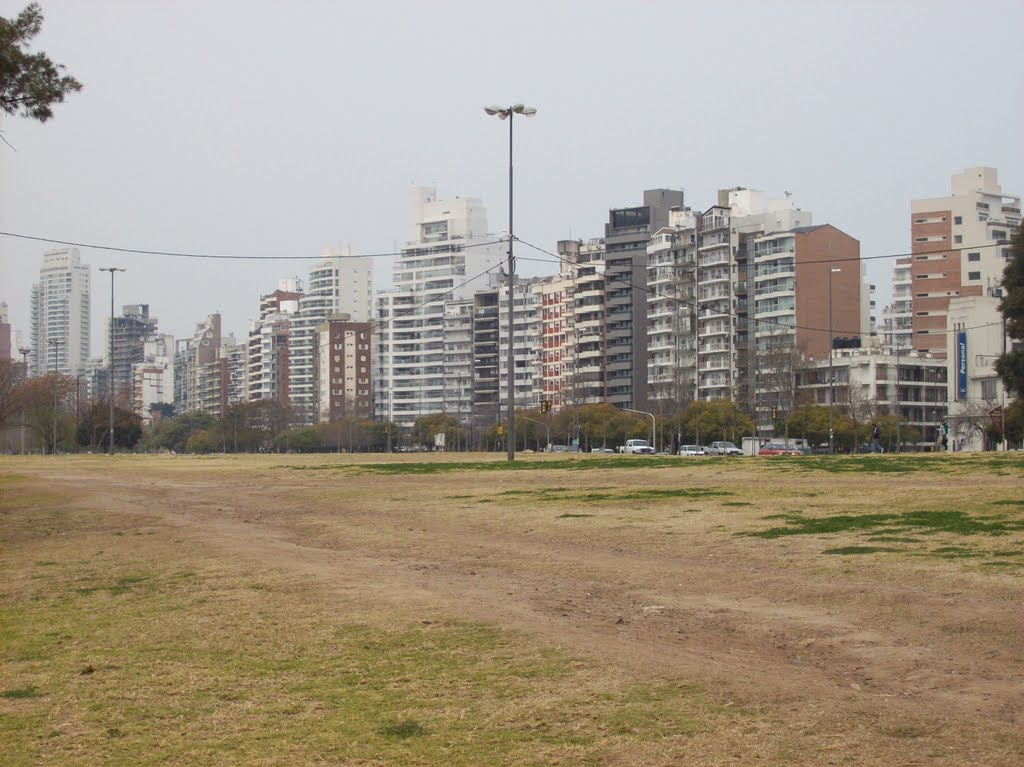 Parque y edificios by Leticia Perrouchoud