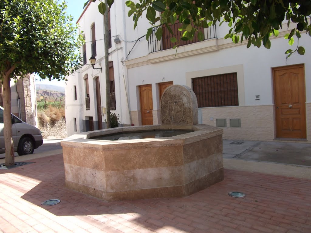 Plaza de la fuente by jopete