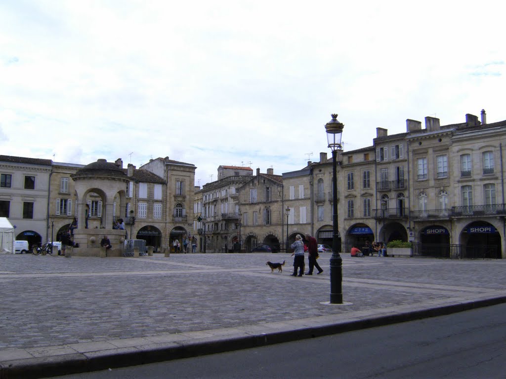 Libourne: Un très très beau site „www.archicultura.ch“ by www.archicultura.ch