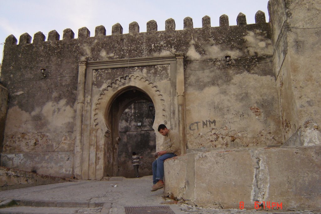 PUERTA MURALLA by manuelmenguiano