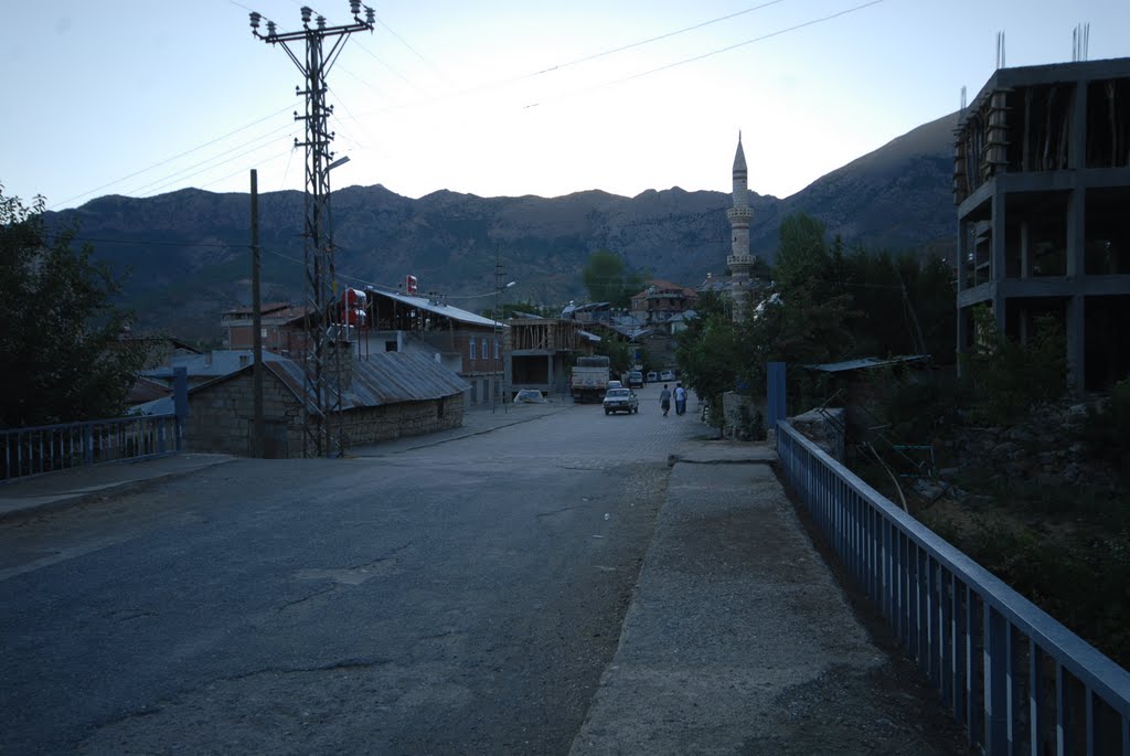 Mermer Bank Maden Ocakları, Arıcak, Elazığ, Türkiye, 2010 by Hüseyin Kafadengi